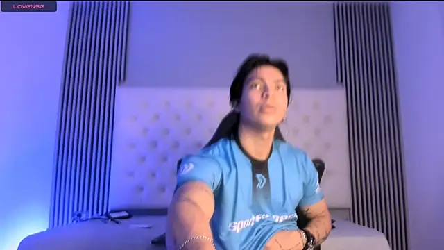 toji luxxer online show from 11-26-25, 04:24