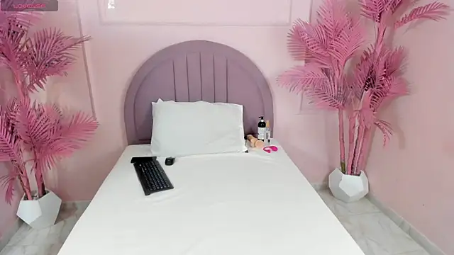 Maddybenson online show from 09-25-25, 03:32