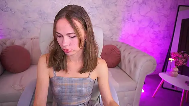 Snapshot of ShyySiren chatting on 09-26-25, 06:17 ShyySiren online show from 09-26-25, 06:17