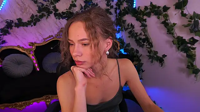 Snapshot of ShyySiren chatting on 10-19-25, 07:09 ShyySiren online show from 10-19-25, 07:09