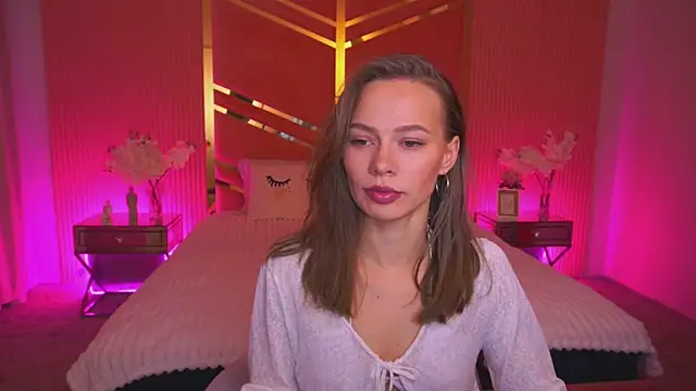 Snapshot of ShyySiren chatting on 10-26-25, 08:31 ShyySiren online show from 10-26-25, 08:31