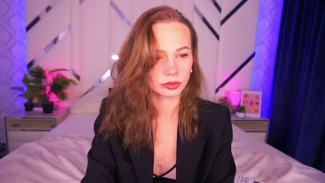 Snapshot of ShyySiren chatting on 11-08-25, 03:01 ShyySiren online show from 11-08-25, 03:01