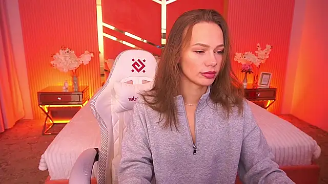 Snapshot of ShyySiren chatting on 11-15-25, 08:22 ShyySiren online show from 11-15-25, 08:22