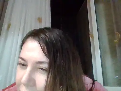 Snapshot of Lomivah chatting on 10-26-25, 03:18 Lomivah online show from 10-26-25, 03:18