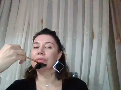 Snapshot of Lomivah chatting on 11-04-25, 05:12 Lomivah online show from 11-04-25, 05:12