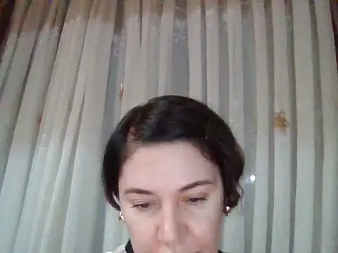 Snapshot of Lomivah chatting on 11-19-25, 01:11 Lomivah online show from 11-19-25, 01:11