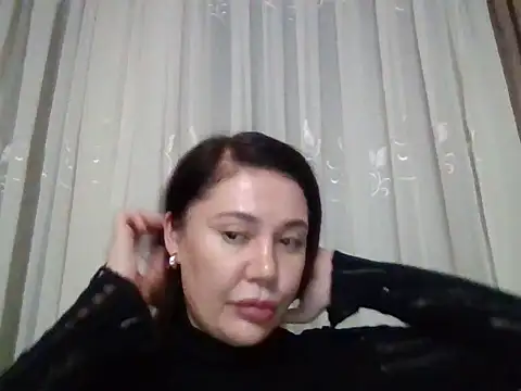 Snapshot of Lomivah chatting on 11-28-25, 07:27 Lomivah online show from 11-28-25, 07:27