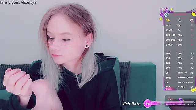Snapshot of AliceNya_cute chatting on 10-16-25, 04:35 AliceNya cute online show from 10-16-25, 04:35