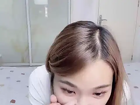 W-Sunflower online show from 10-27-25, 02:32