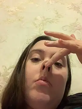 Snapshot of siennsky chatting on 11-04-25, 01:27 siennsky online show from 11-04-25, 01:27