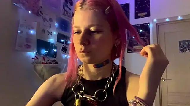 PinkVampire online show from 09-18-25, 05:04