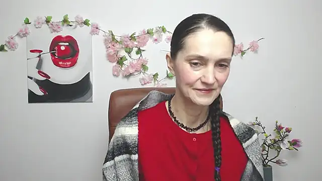 Snapshot of TayaFinch chatting on 11-24-25, 01:22 TayaFinch online show from 11-24-25, 01:22