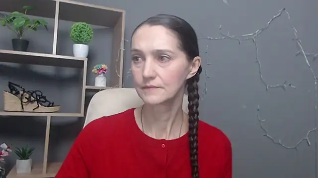 Snapshot of TayaFinch chatting on 11-26-25, 01:34 TayaFinch online show from 11-26-25, 01:34