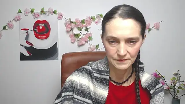 Snapshot of TayaFinch chatting on 12-02-25, 01:17 TayaFinch online show from 12-02-25, 01:17