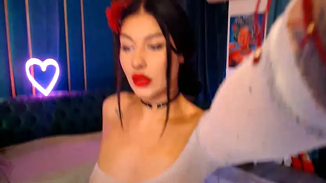 Snapshot of SuzanStacks chatting on 10-23-25, 06:02 SuzanStacks online show from 10-23-25, 06:02