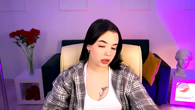 leslierowe  online show from 09-19-25, 01:01