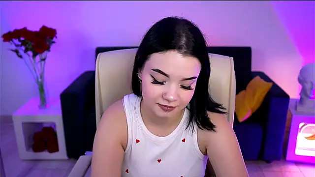 leslierowe  online show from 09-21-25, 04:08