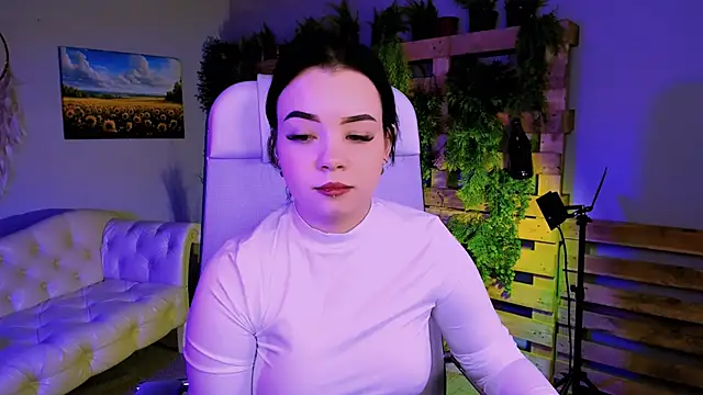 leslierowe  online show from 10-25-25, 04:13