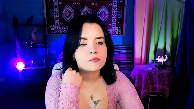 leslierowe  online show from 11-21-25, 01:10