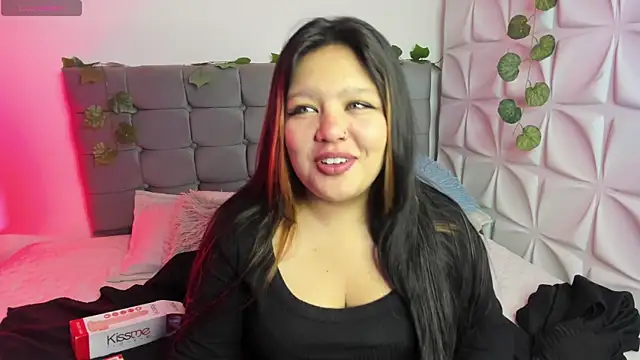 Snapshot of carohot_cg1 chatting on 09-18-25, 12:40 carohot cg1 online show from 09-18-25, 12:40