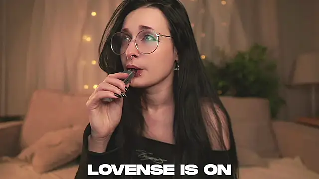 Snapshot of DarcyAspacio chatting on 02-05-26, 11:48 DarcyAspacio online show from 02-05-26, 11:48