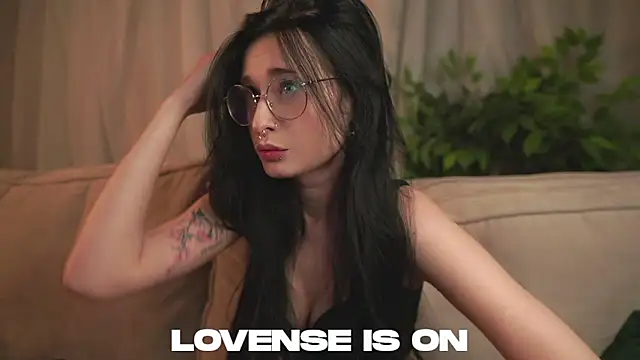 Snapshot of DarcyAspacio chatting on 02-09-26, 11:36 DarcyAspacio online show from 02-09-26, 11:36