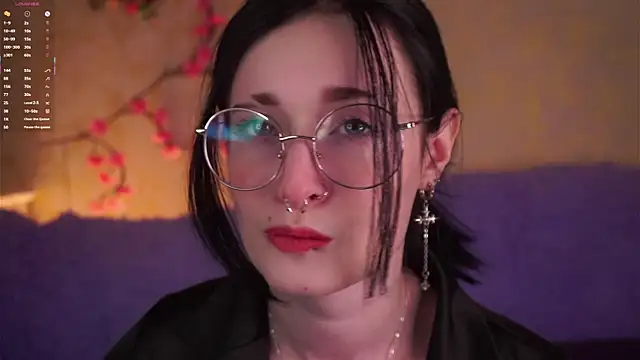 Snapshot of DarcyAspacio chatting on 04-10-26, 11:37 DarcyAspacio online show from 04-10-26, 11:37