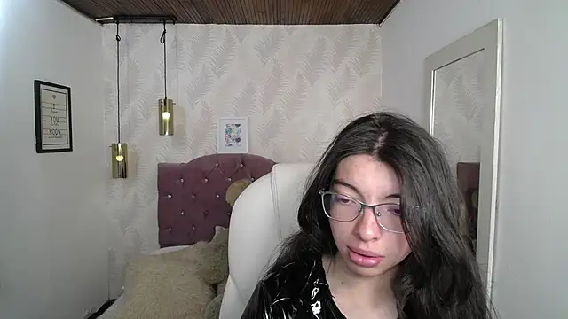 alllyson  online show from 12-17-25, 08:04