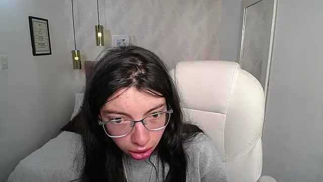 alllyson  online show from 01-09-26, 07:37