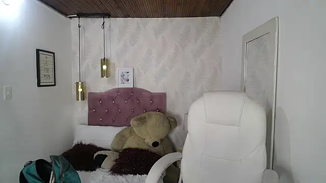 alllyson  online show from 01-12-26, 07:30