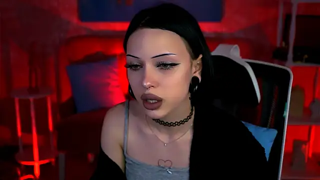 MiaCain online show from 09-19-25, 01:01