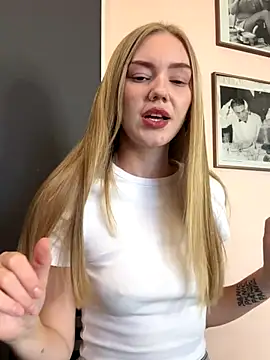 MilaMoone online show from 09-30-25, 11:48