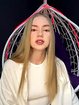 MilaMoone online show from 10-05-25, 10:02