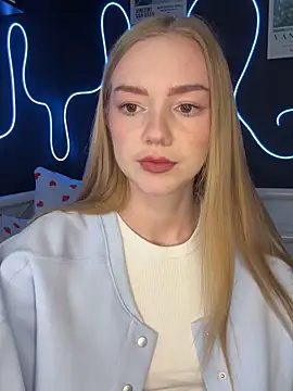 MilaMoone online show from 10-16-25, 12:50