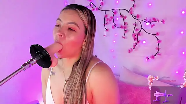 chubbyZoe online show from 10-19-25, 03:34