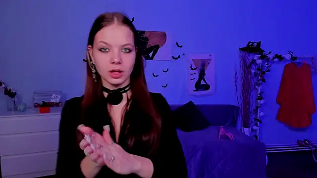 BetsyKiss online show from 10-30-25, 05:13