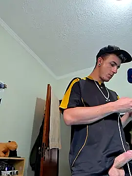 Bottz777 online show from 10-31-25, 03:46