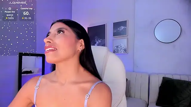 Tiffany Low online show from 01-08-26, 01:24