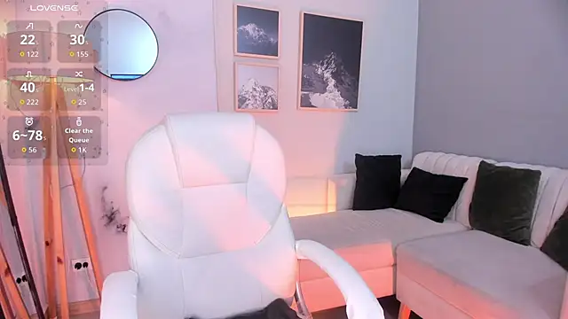 Tiffany Low online show from 03-09-26, 02:43