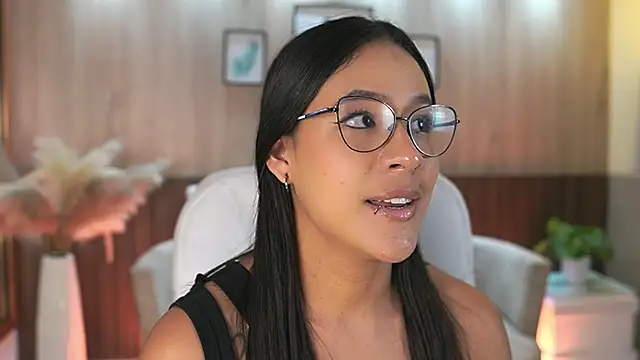 LaurennMiles online show from 09-29-25, 07:08