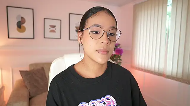 LaurennMiles online show from 09-30-25, 02:33