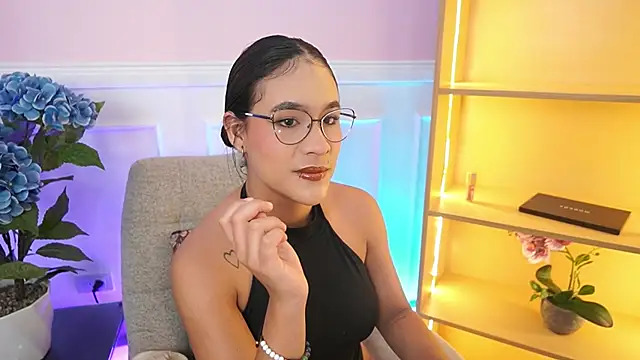 LaurennMiles online show from 10-04-25, 11:41