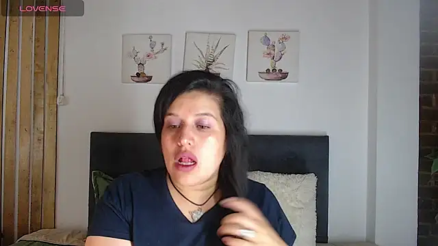 Andrea secret  online show from 11-19-25, 01:00