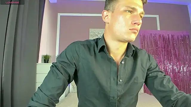 AdamGold01 online show from 09-18-25, 08:16