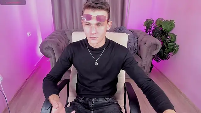 AdamGold01 online show from 09-28-25, 01:38