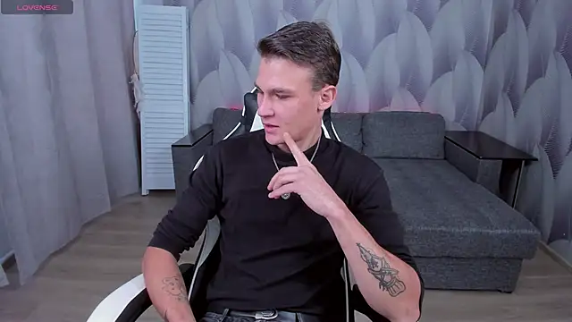 AdamGold01 online show from 10-01-25, 01:17