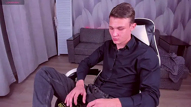 AdamGold01 online show from 10-02-25, 06:37