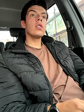 Snapshot of mattebret11 chatting on 10-30-25, 03:13 mattebret11 online show from 10-30-25, 03:13