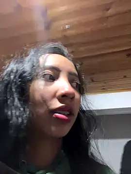 Snapshot of mattebret11 chatting on 12-16-25, 02:27 mattebret11 online show from 12-16-25, 02:27