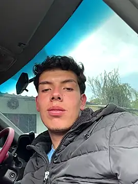 Snapshot of mattebret11 chatting on 12-16-25, 05:51 mattebret11 online show from 12-16-25, 05:51